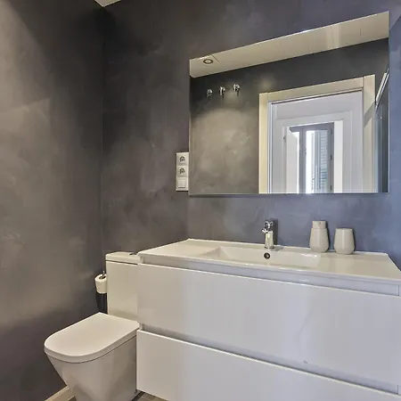 Ola Living Gracia Apartment